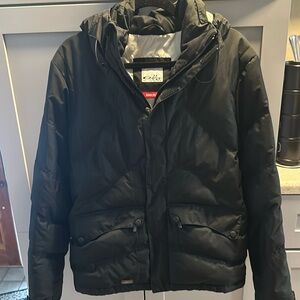 Oakley Ski / Snowboard jacket men’s Small- 80% down 20% feathers- all the extras